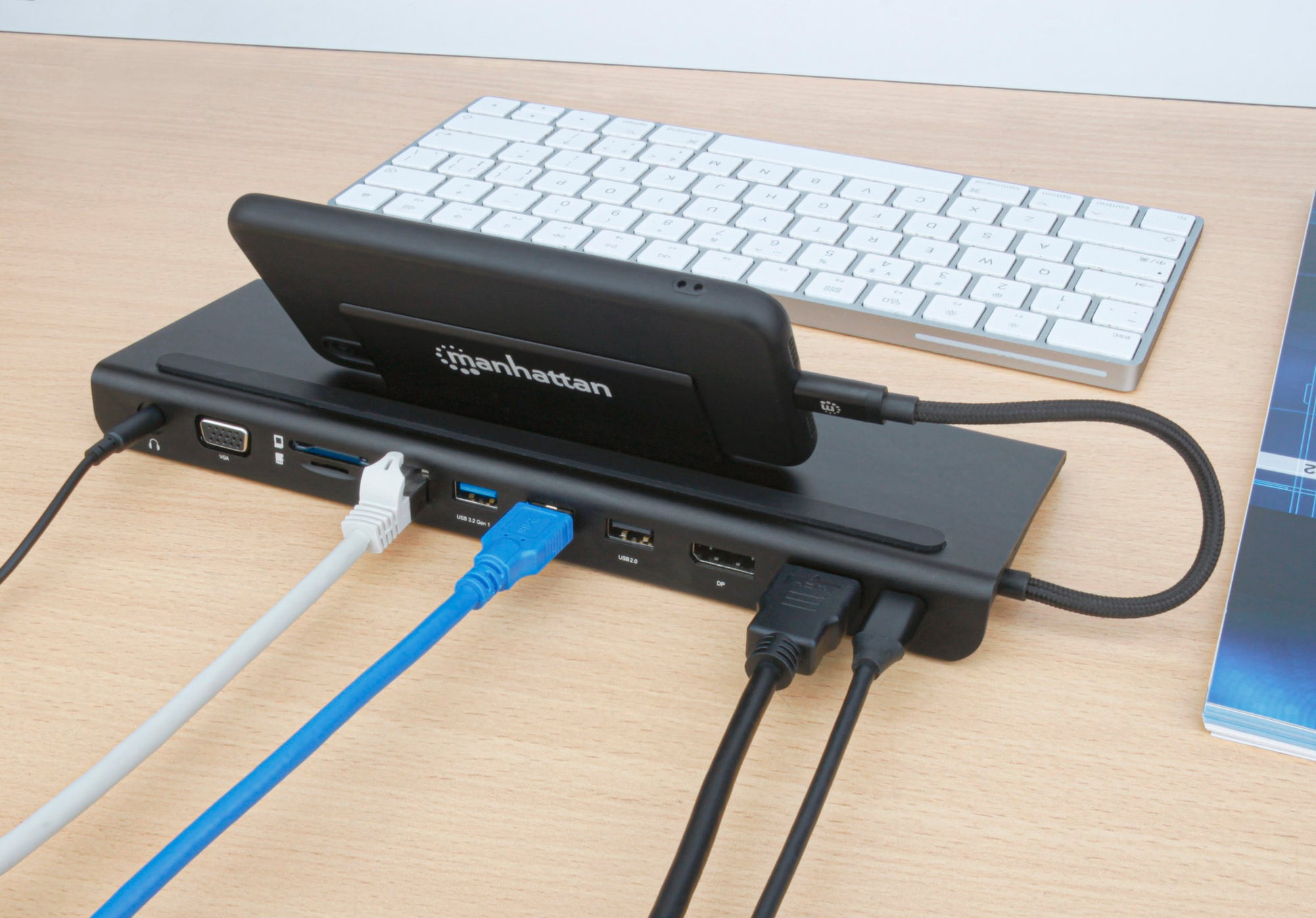 USB-C 11-in-1-Dockingstation mit MST für drei Monitore Image 14