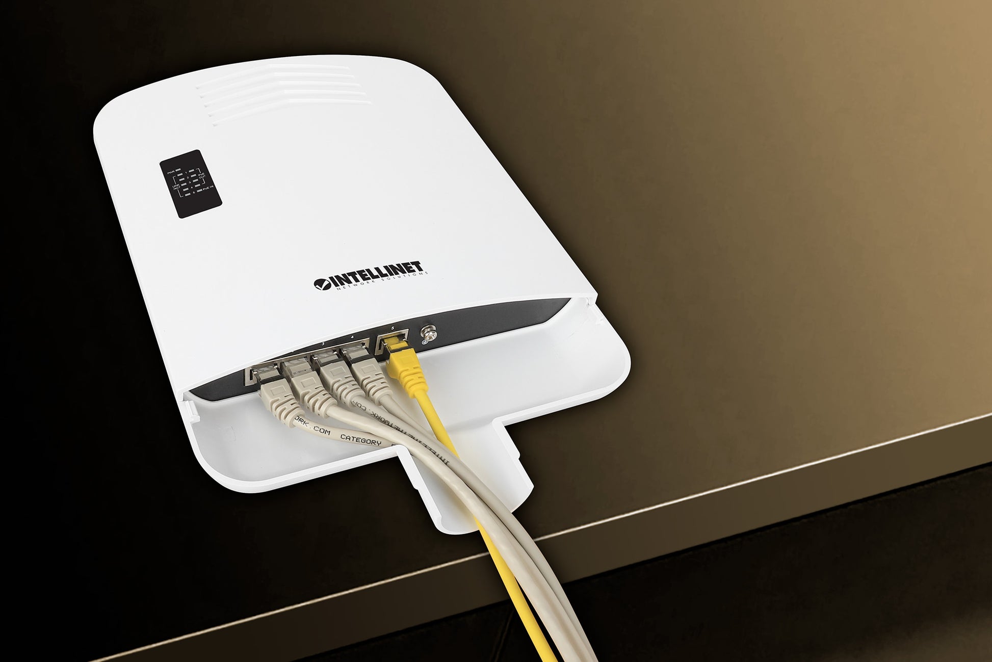 Outdoor PoE-Powered 5-Port Gigabit Switch mit PoE-Passthrough / 4-Port PoE+ Extender Image 10