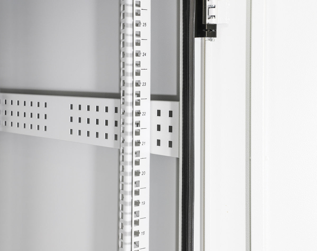 Industrieller IP55 19" Netzwerkschrank mit integrierten Lüftern, 42 HE, 800 (T) x 600 (B) mm, grau Image 6